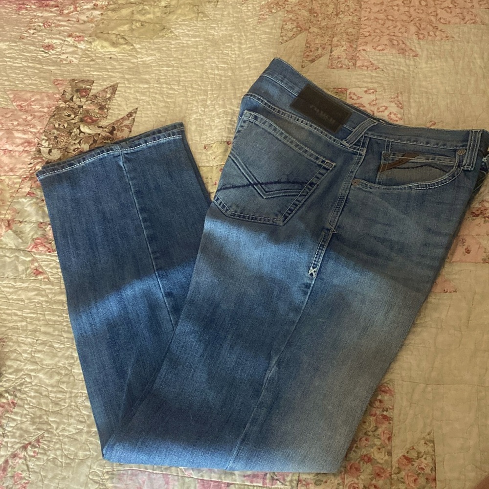 Starched Ariat Jeans 30x34
